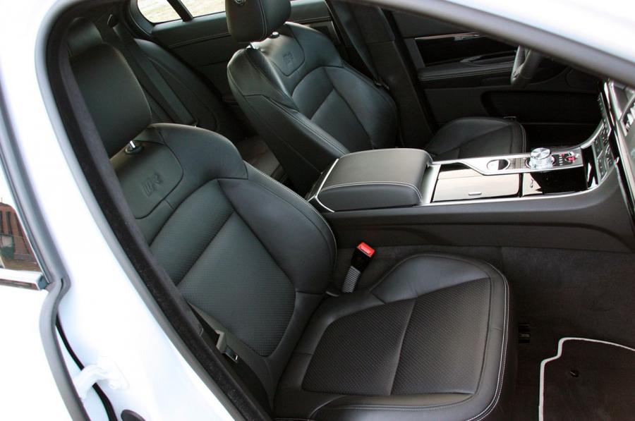  Jaguar XFR 2012 года  (фото 20 из 46)